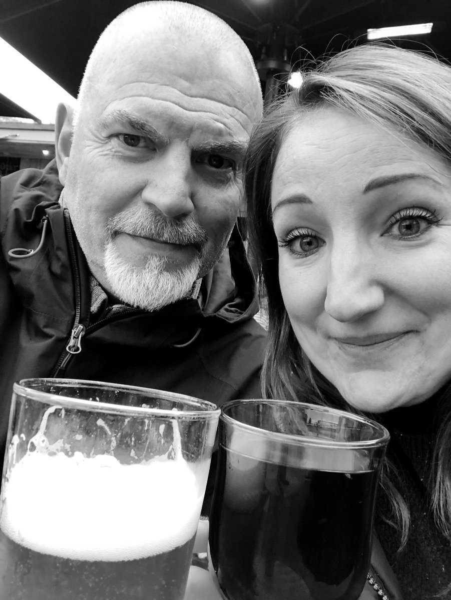 EmbobM's tweet image. Happy anniversary to us! 🥰