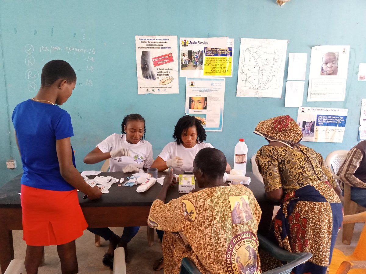 RotaryNsukka's tweet photo. @RotaryNsukka joined other Rotarians from @RotaryD9142n to celebrate Rotary Family Health Days 2019 by carrying out a free medical consultation & tests and gave out drugs, mosquitoe nets, pads, etc to members of Lejja community, a remote village in Nsukka @Rotary #RFHA https://t.co/YxWIyXLQug