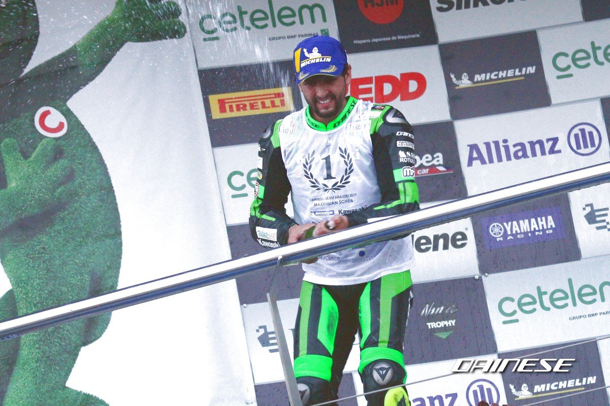 dainese's tweet photo. Let's hear it for #dainesecrew man Maximilian Scheib of Chile, just crowned 2019 #ESBK Champion at the  @circuitodejerez! Well done Maxi! #MaxiScheib @KawasakiPalmeto https://t.co/d921Loj0Vb