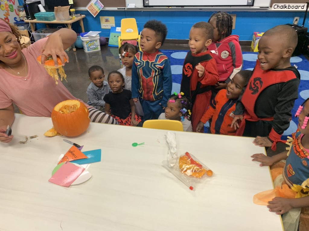 sheuglyinperson's tweet image. #MissNelson was missing in E9 for Halloween. #WeLOVEtoREAD #literacyfun #iteachforfun #teacherbabe #teachinrocks