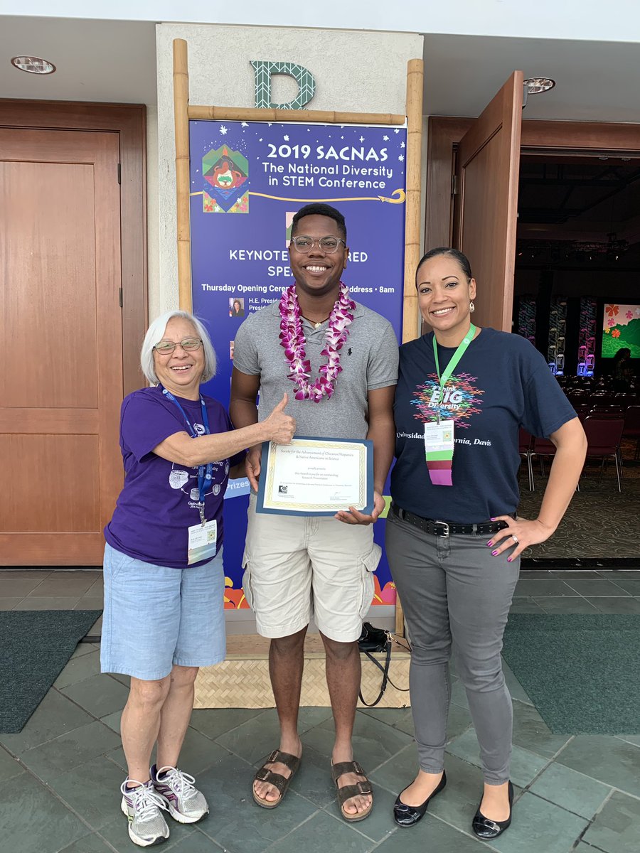 RogersLabUCD's tweet photo. I am so proud of my students! They all did a great job presenting posters. They practiced their craft at the West Coast SDB and the national @___SDB___ meetings, and today @NikolasMW won his first poster award! #devbio #2019SACNAS #UndergradScience #ThinkBigDiversity @clawedfeet https://t.co/fTMFJl4ksz