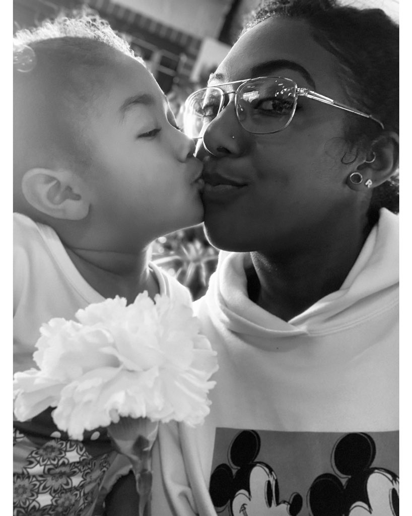 MsLeighaB's tweet photo. Forever my flower child, beautiful child🧡🍃 #savinggrace #RiverB #forevermygirl #BlackGirlMagic #MommyandMe #FlowerFanatic #favColors https://t.co/rx2zrJiK5o