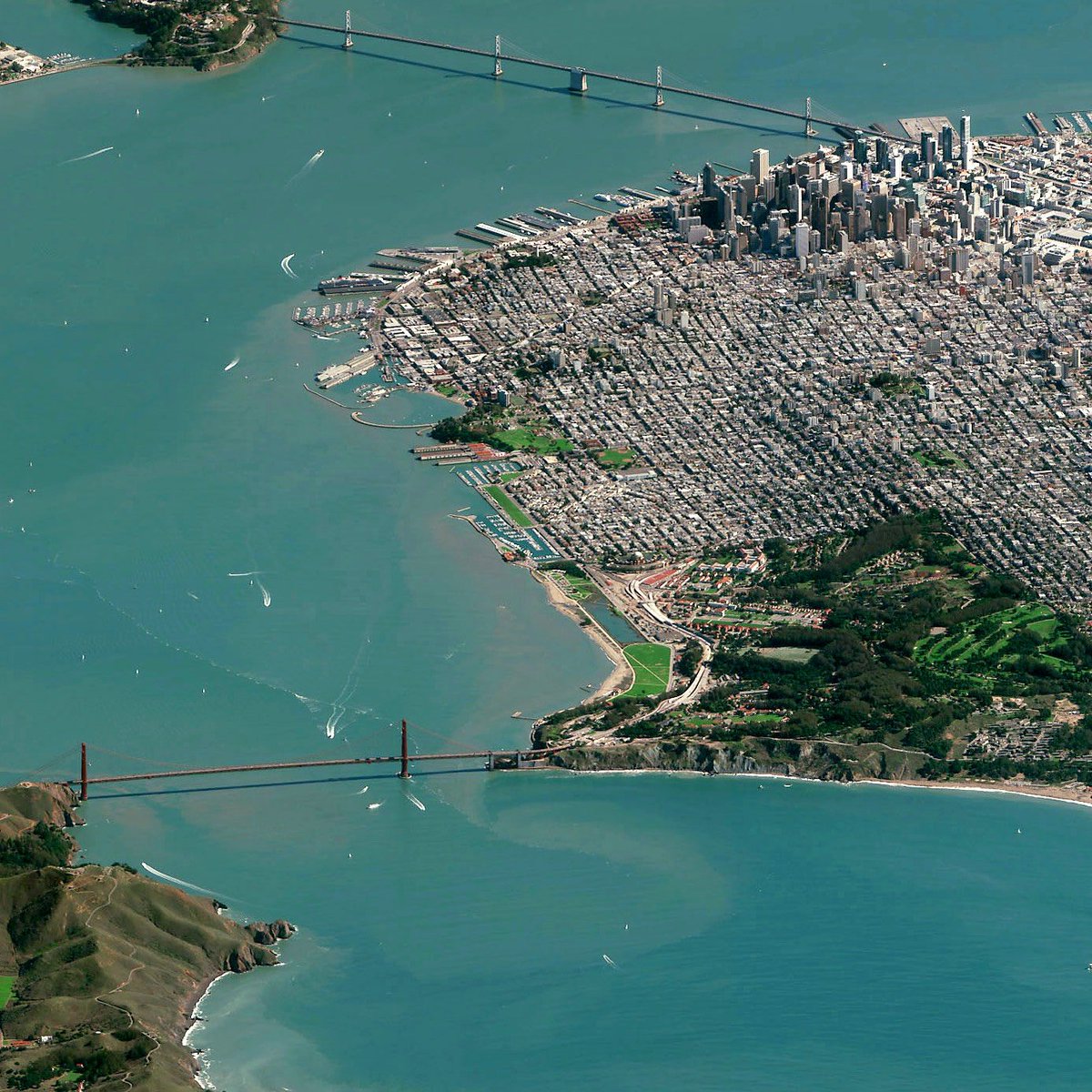 david_perell's tweet image. This is an incredible photo of San Francisco.