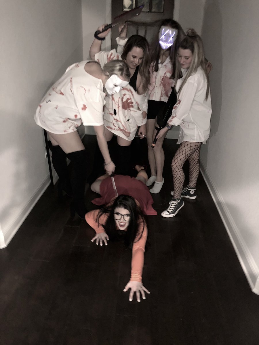 williamslaurae's tweet photo. happy halloweenie https://t.co/vZSE8E7NLl