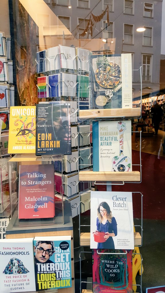 Bibliocook's tweet photo. Lovely #Irishcookbooks in the window at @OMahonysBooks in #Limerick. 
@TrevisGleason #BurrenDinners
@dinkyhanrahan #ABeautifulAffair
Susan Jane White #CleverBatch https://t.co/EP48E28Du5
