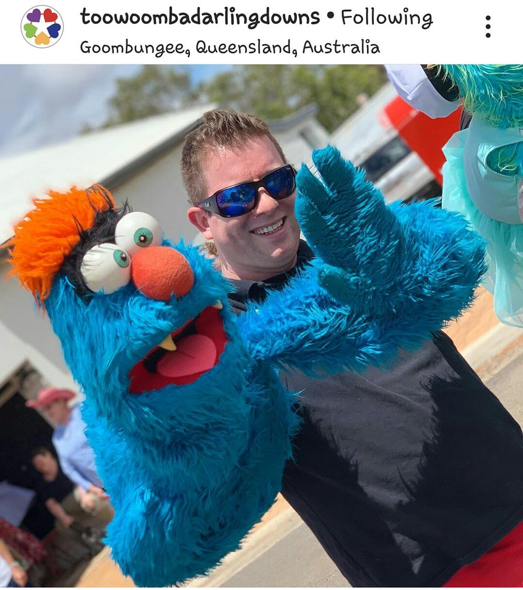 LarrikinPuppets's tweet photo. #Goombungee Jacaranda Day Festival: After the puppet show, we joined the street parade with #Troggg and #Marina! https://t.co/XWYQLm2rii