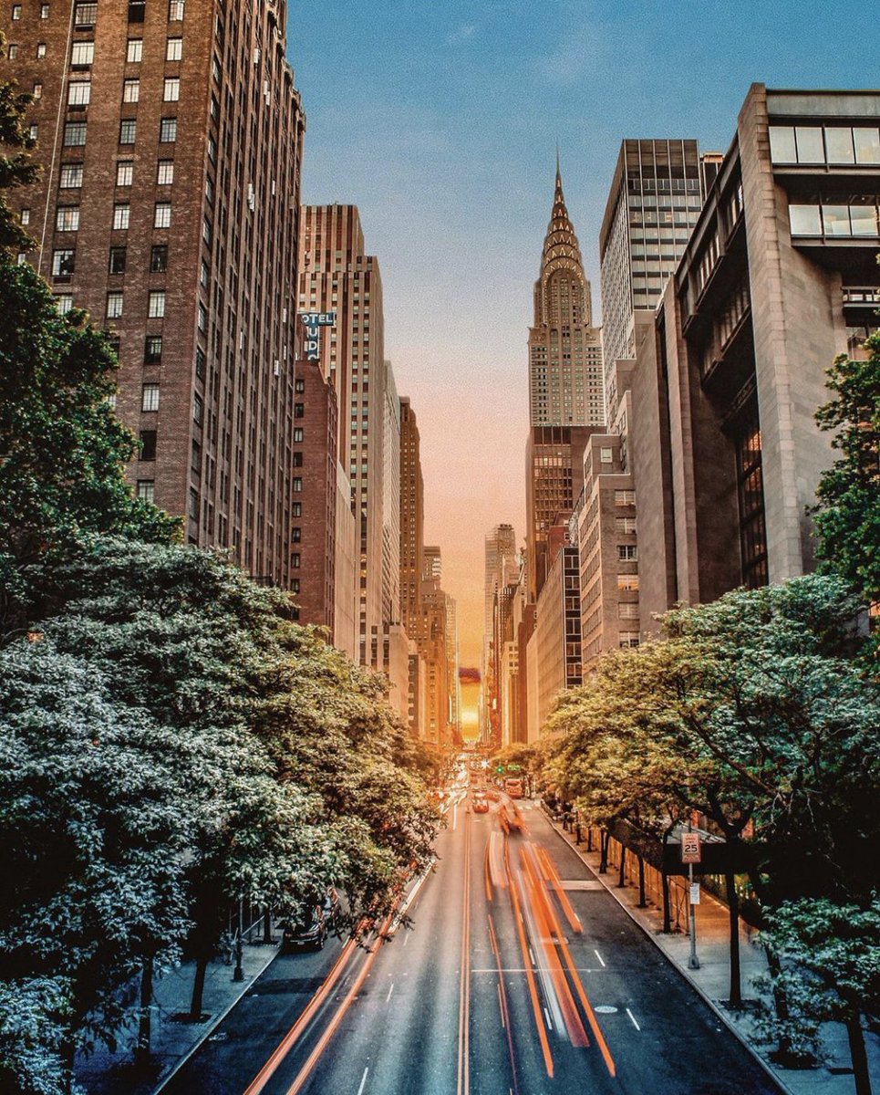 LanghamNYC's tweet image. #DidYouKnow: The Chrysler Building is the tallest brick building in the world with a steel framework. It is also currently the eighth tallest building in the city (📸 @nathanyelbns) #WeekendFinds