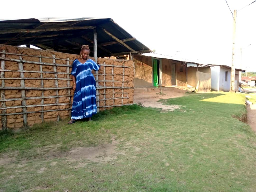 edithbrou's tweet photo. Mon pays est magnifique. Escapade familiale au Domaine Bini Lagune dans le village Attié de Koffakoi, près d'Anyama. C'est l'un des villages le plus propre du pays. Leur lagune est impeccable. Ils ont une politique zéro déchets visibles. Et elle est respectée. 🇨🇮 https://t.co/mJBpt5FshY