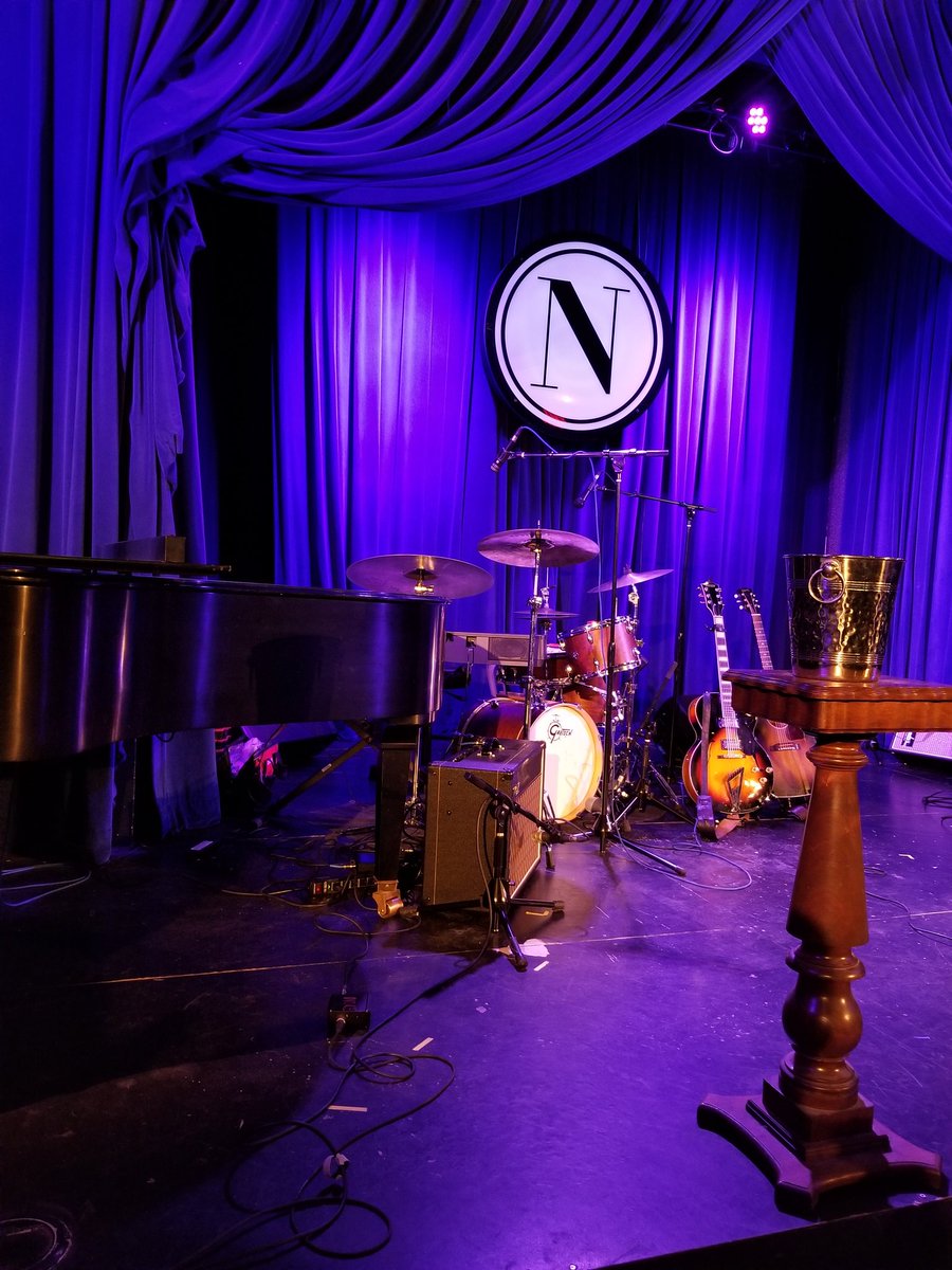 Beardlights's tweet photo. Spending the night at NOCE listening to @ChadElliottLive with the redemptions.  Don't get any closer to the stage than this. https://t.co/3NDMxyCOy4