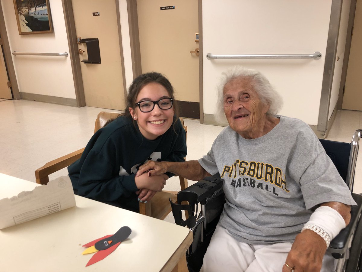 WHGlamourGals's tweet photo. 16 helpful WH GlamourGals visited a bunch of senior citizens at Warren Haven today and made their month! Lots of Fall smiles going on both ways:) 🍁🍂🧡💛 @WHRHighSchool @GlamourGals #WHRHSPride https://t.co/dXBztng7is