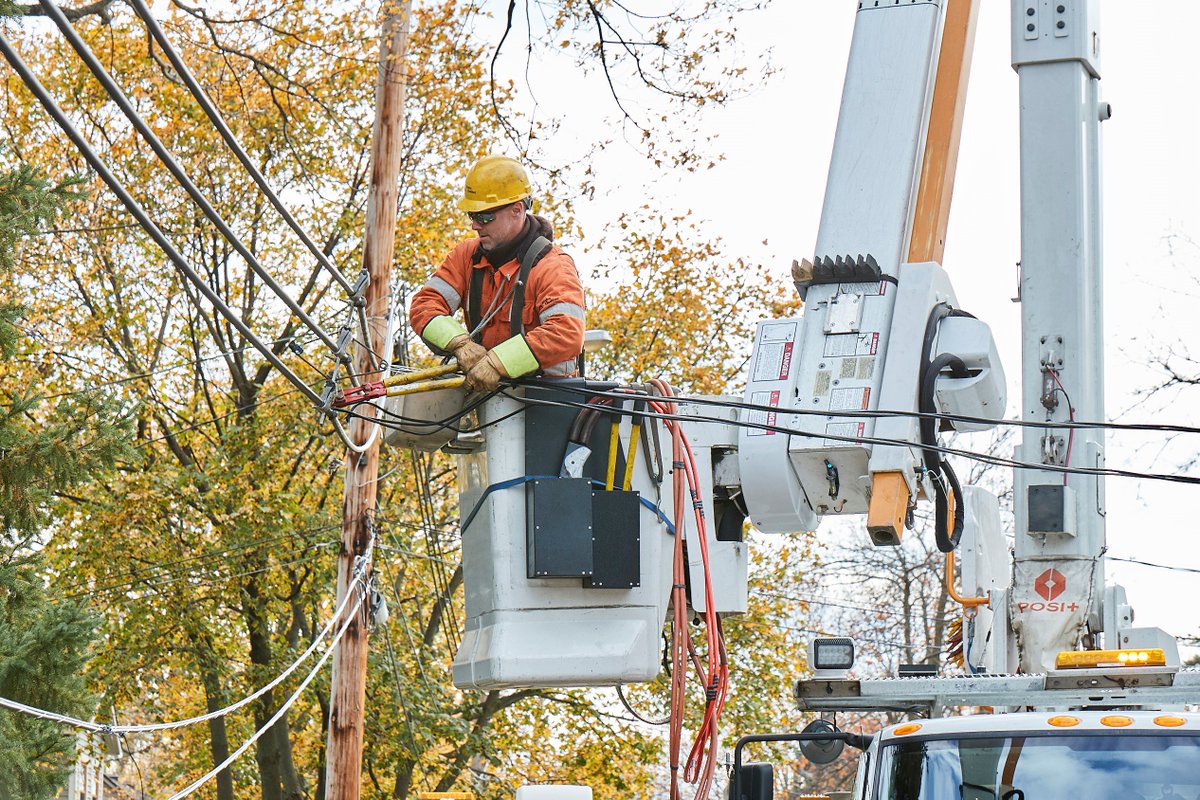 Hydro Quebec On Twitter Our Ceo Eric Martel And Filion Eric President Of Hq Distribution Are In The Field Today To See The Clear Progress Made By Our Teams Who Have Restored The Service