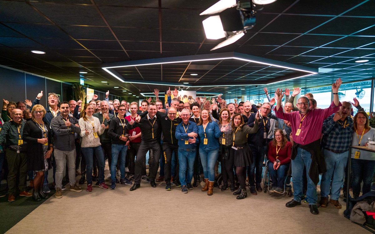 Het schaatsseizoen is afgetrapt! Vandaag met een mooi arrangement met autopartner <a href="/Ruttchen/">Ruttchen</a>. @JumboVismaIce #partnership