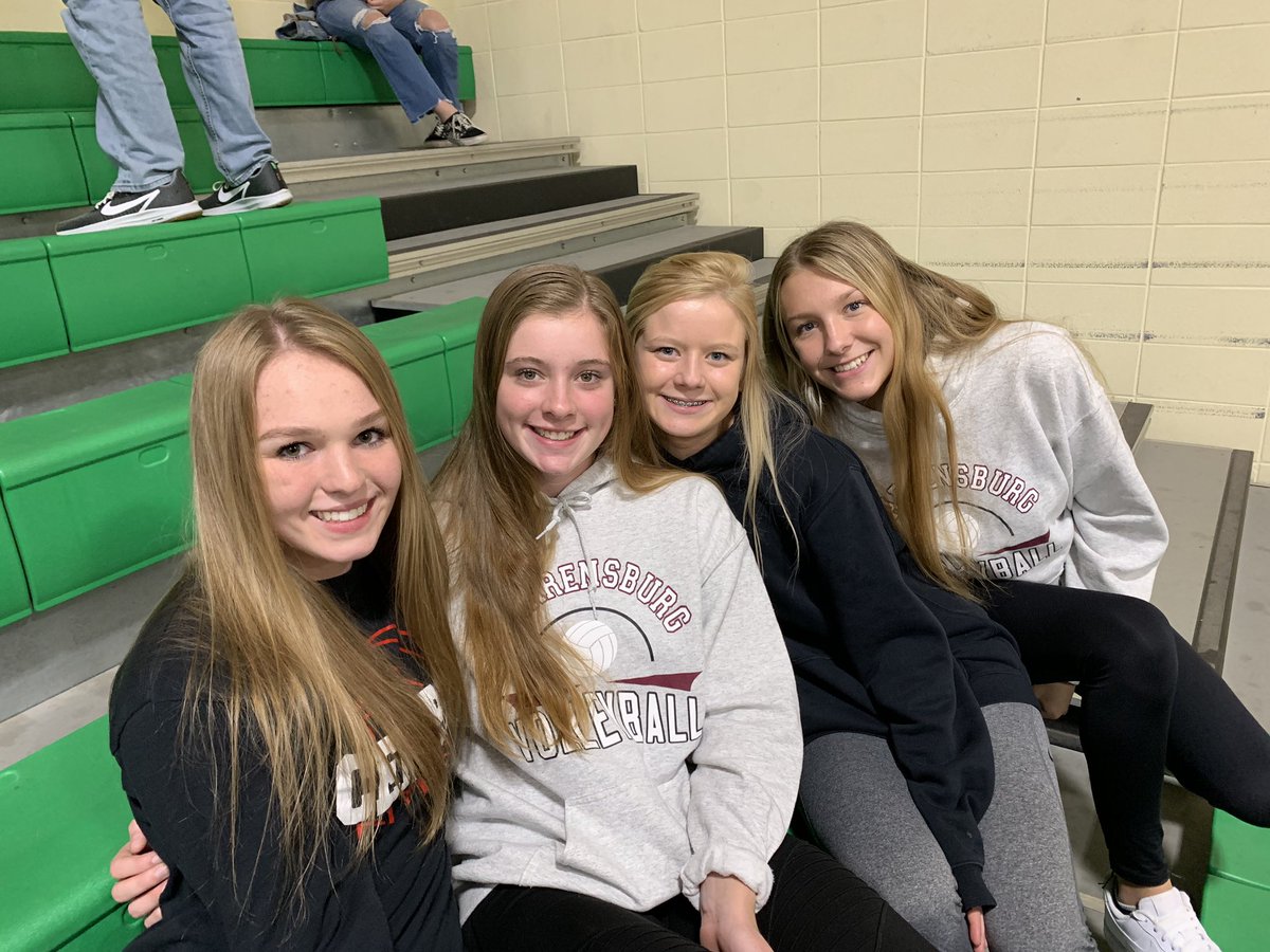 Warrensburg volleyball girls supporting our Crest Ridge neighbors. Go Cougars! #wburgvolleyball #centralelitevbc