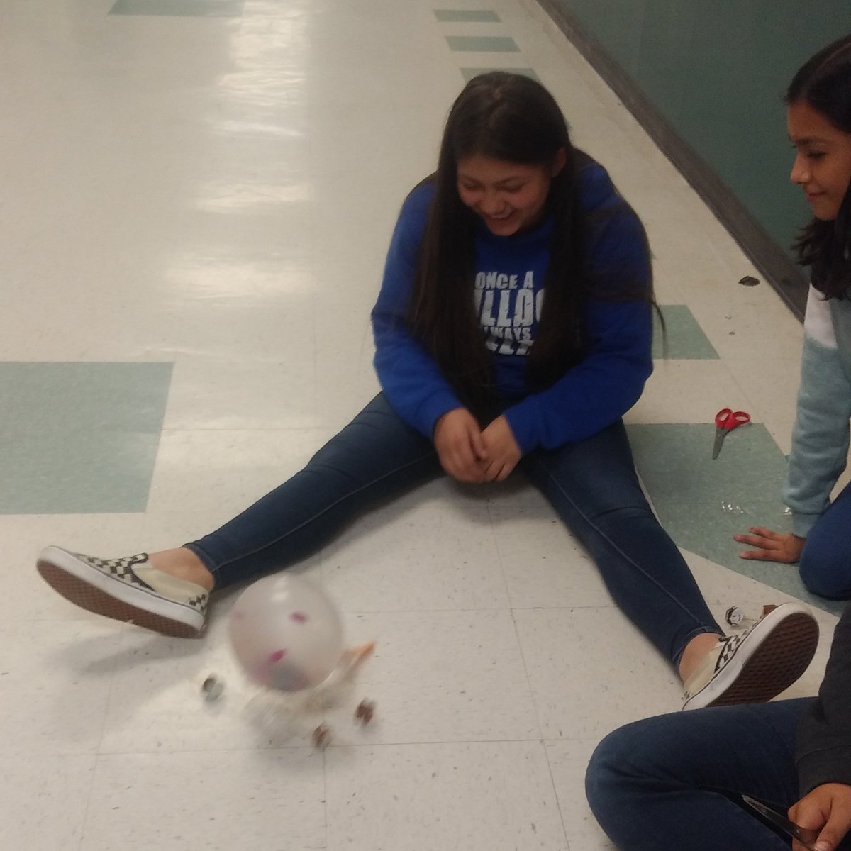 HornetBuzzMPMS's tweet photo. 8th grade Science in the hallways. 
#StudentLearning #ScienceMPMS #BuildingChampions #MPMS2020 https://t.co/0hG1Txr3PQ