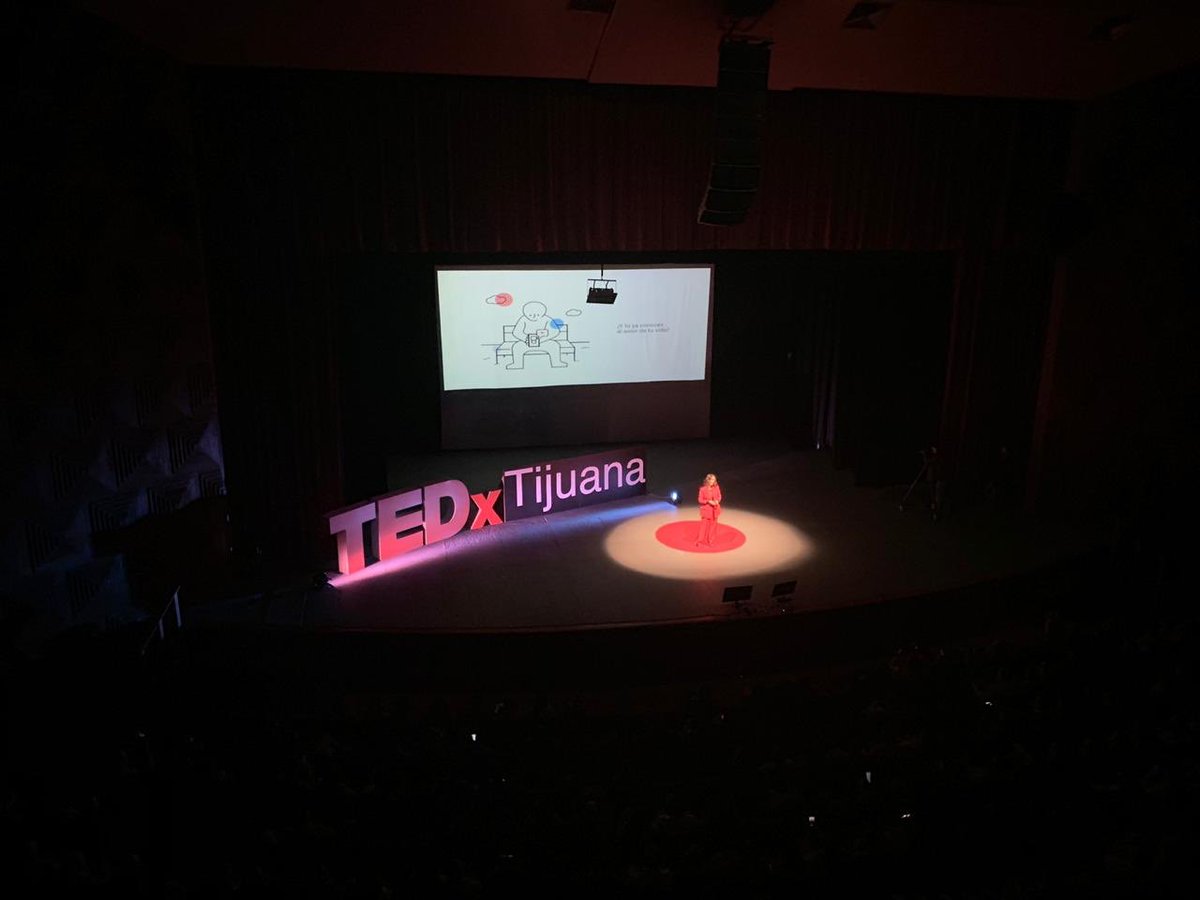 ClaudiaLizaldi's tweet image. Ya quiero que la veaaaaan AMEEEEEEEEE @TEDxTijuana GRAAAAAAAAACIAS ❤️.