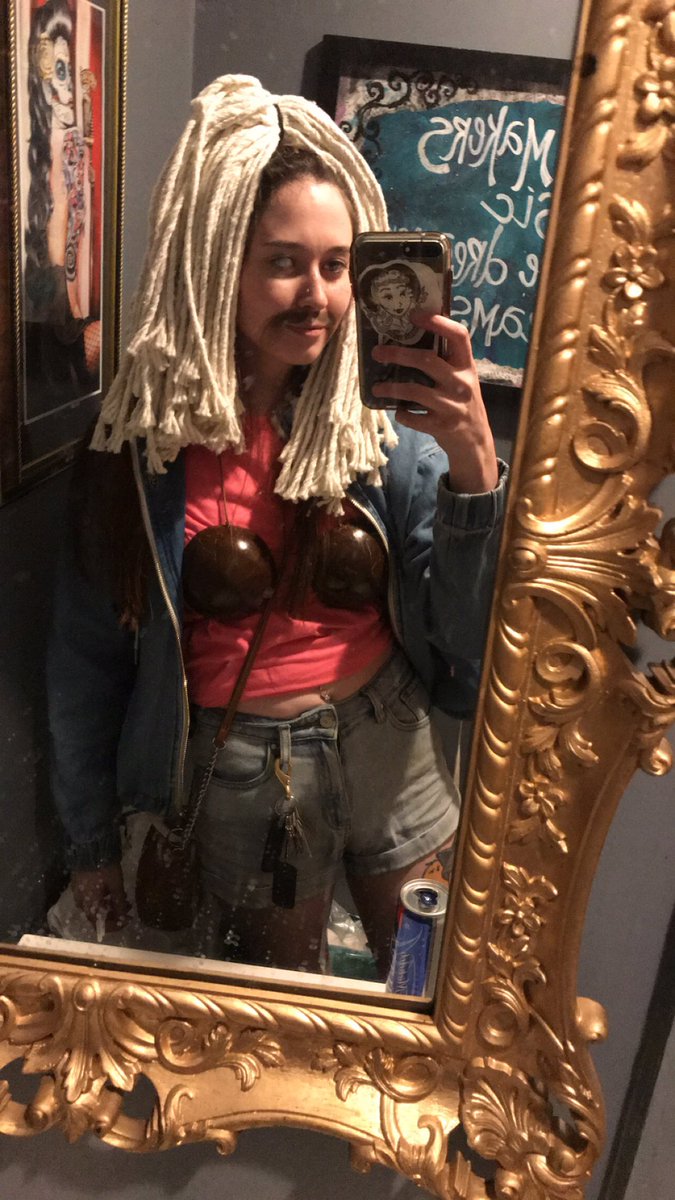 countwhorelok's tweet photo. Uh, nympho is the state bird of Ohio https://t.co/dI8sKLcBII