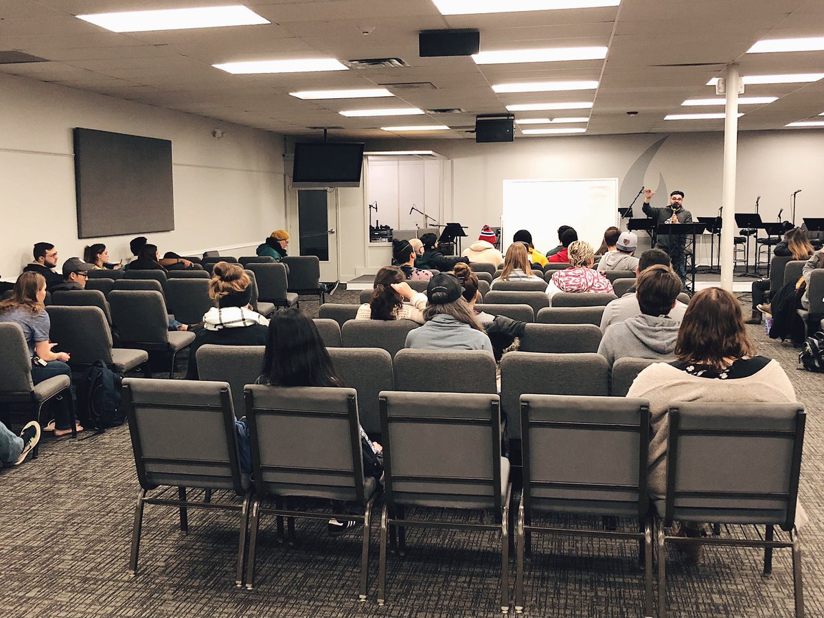 FITN_KC's tweet photo. Jason Paez talking about Jesus as king and the Lord of all and his sovereignty. #NightWatchKC #FireInTheNight https://t.co/oNjafNZaIP