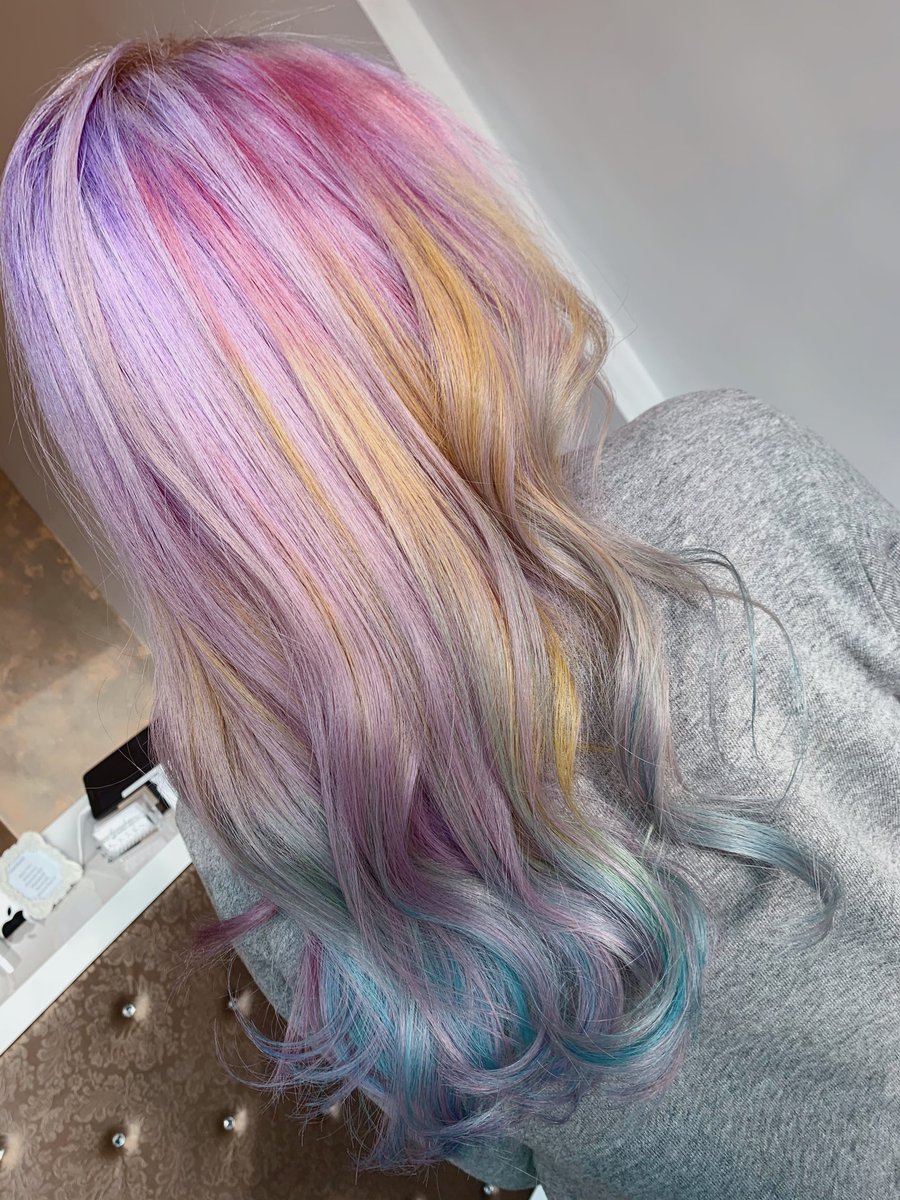 Loved doing this today 🌈 #fantasyhair #pastelhair #rainbowhair #nycolorist #pulpriot