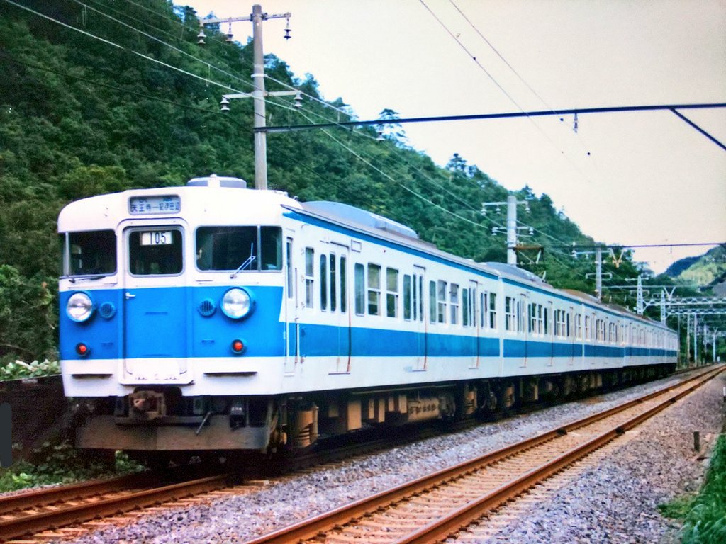 113系の日 ・国鉄時代の阪和線113系。 大目玉、JRマーク無し、白幕、6