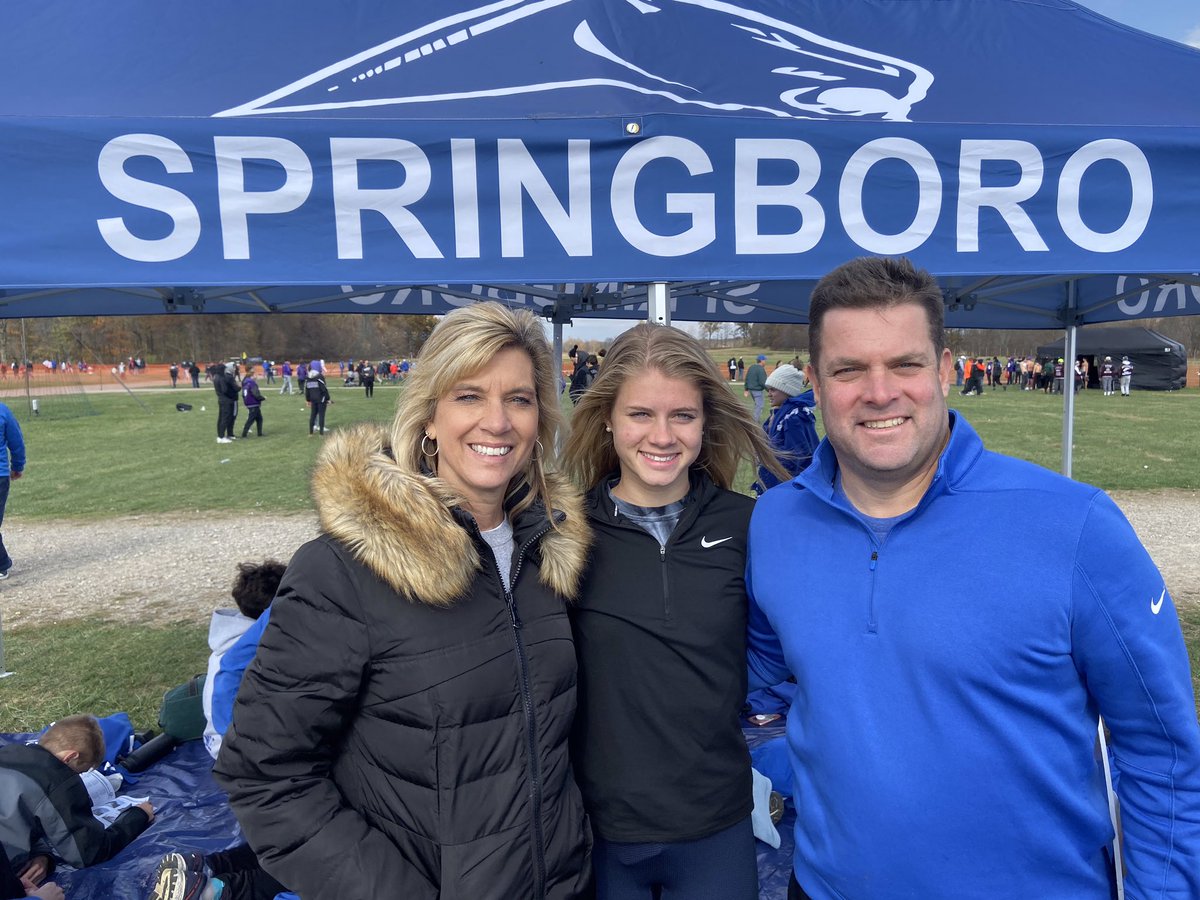 Lschwinghamer's tweet photo. Congratulations to my girl! Came in 23rd in the state with a PR and the team came in 7th! Great way to end your high school cross country career!!๐๐พ love you Jenna! https://t.co/FHxbOpHp80