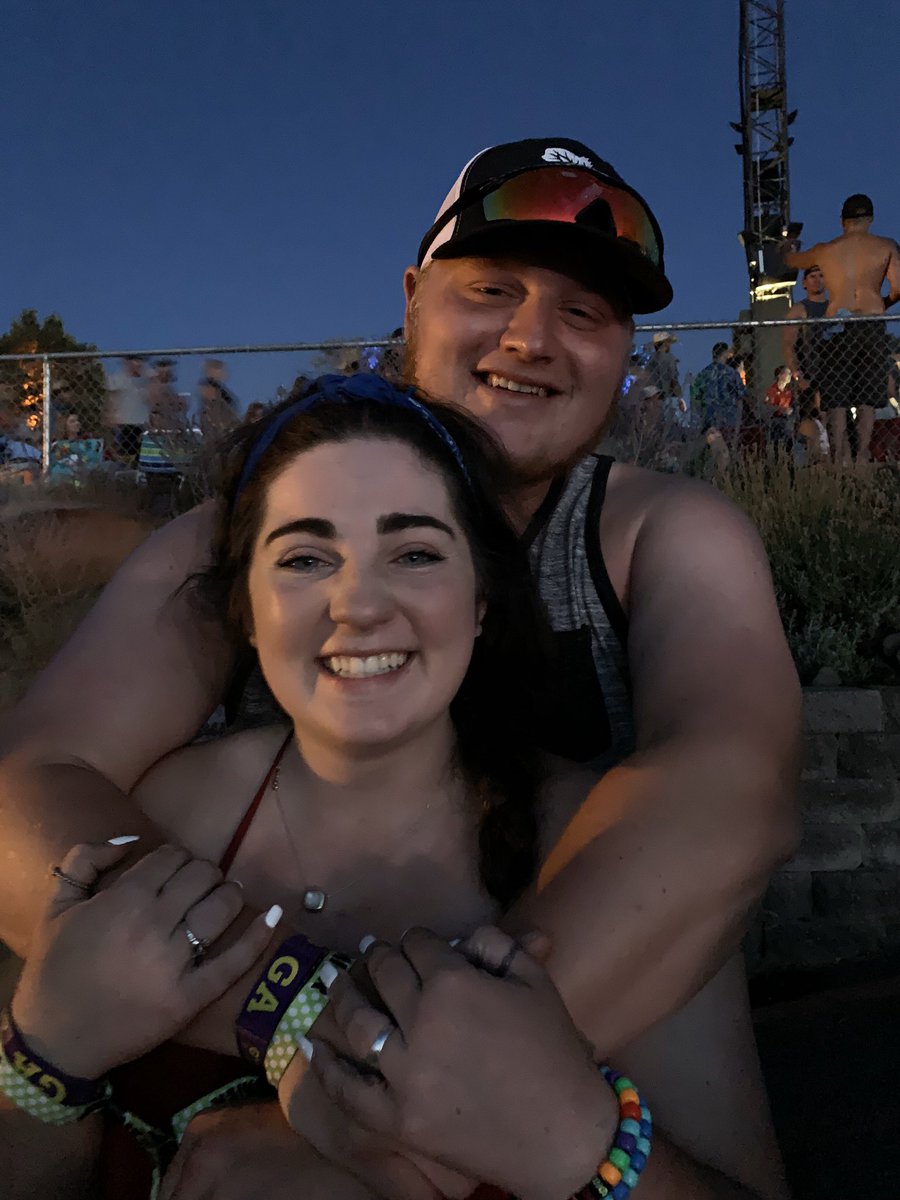 Kaitlyn_Hunting's tweet photo. Happy 20th birthday baby🎊😘💛 I love you with all my heart and I’m so thankful to do life with you🤩❤️ https://t.co/fTMdGtAh2m