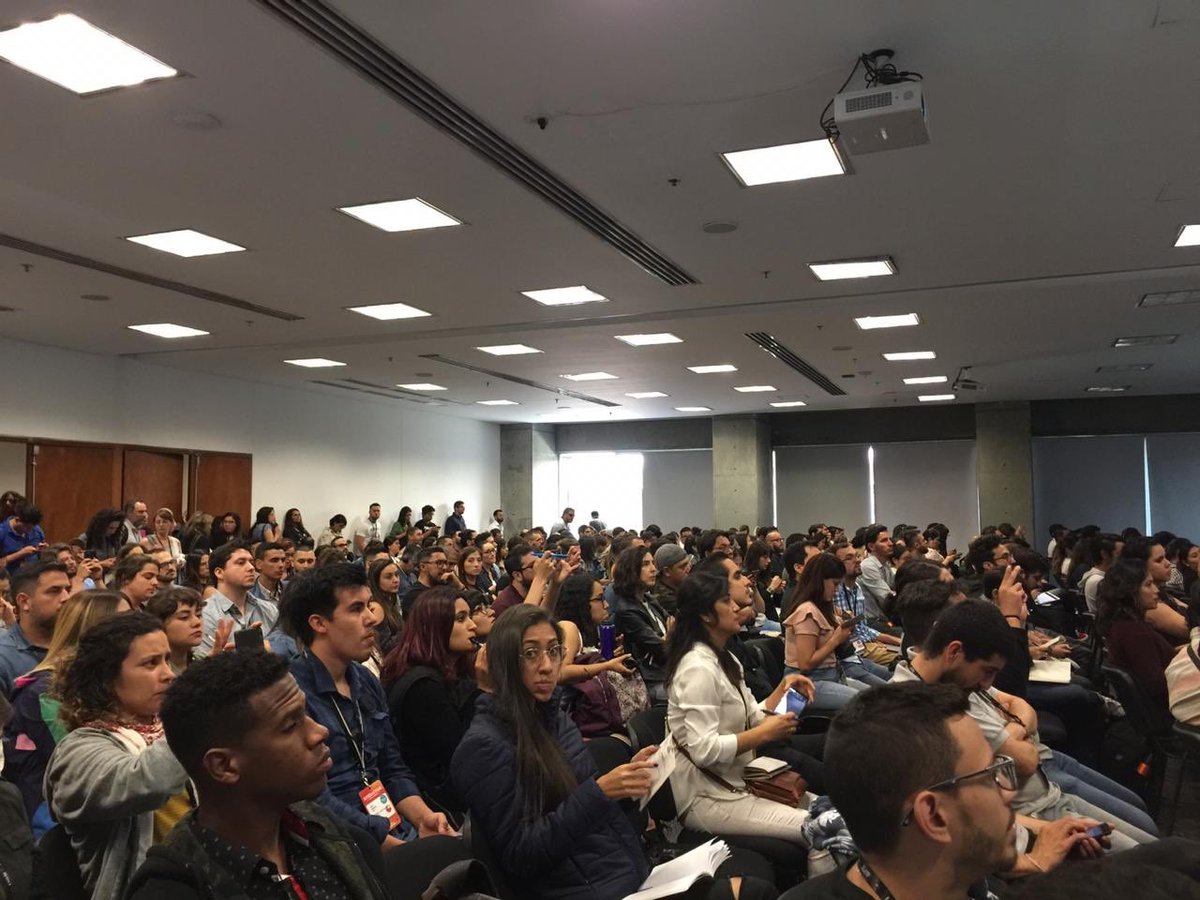 anayc's tweet photo. Siempre se agradece el interés, el intercambio de ideas y aprender los unos de los otros. Gracias por la experiencia #ILA2019 #ILAMedellin https://t.co/uM0yyv8GsS