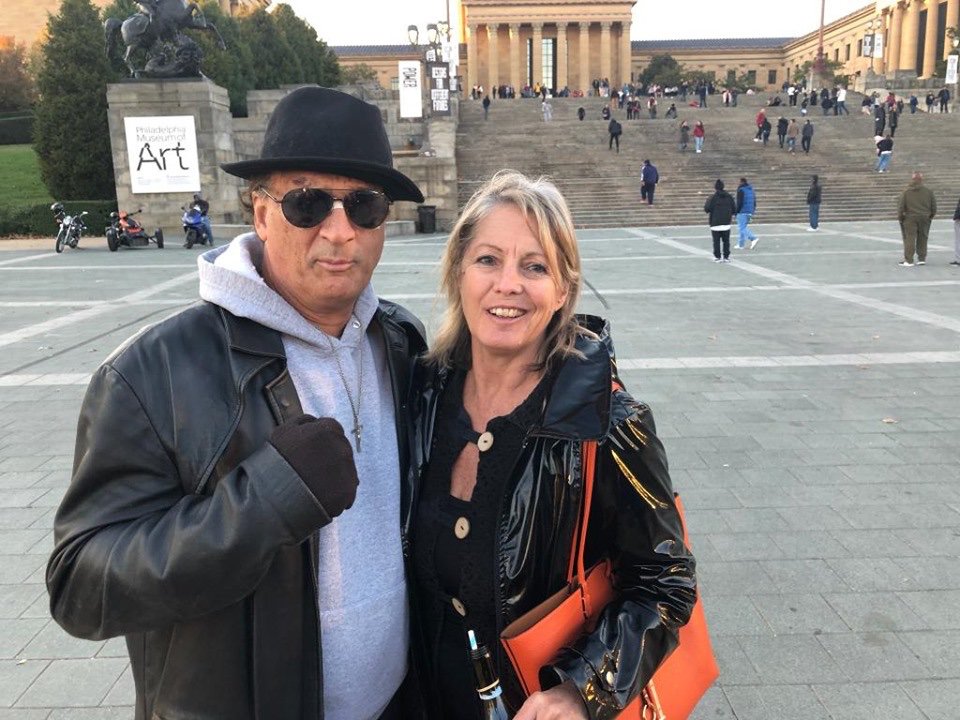 Rocky &amp; Jaws &amp; Pretzels &amp; Cheese Steaks <a href="/philamuseum/">Damen Diva</a> 
<a href="/JawsCEOQB/">Ron Jaworski</a>, Philadelphia's Rocky Impersonator <a href="/johnmonforto/">John Monforto</a>, <a href="/discoverPHL/">discoverPHL</a> <a href="/Mike/">Mike</a> Wilson Cleveland Browns! #philadelphiasrockyimpersonator 
Hey Yo. Take a look at that ring he's wearing!