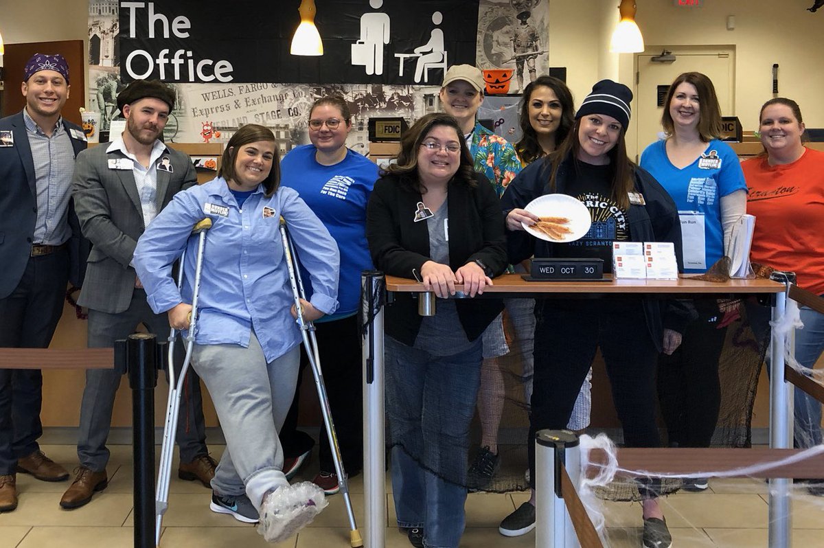 Pennylane1981's tweet photo. @SteveCarell this is how much my team LOVES your Michael Scott.Who needs one great boss when you can have 10 Michael Scott’s... #theoffice #prisonmike #datemike #funrunmike #worldsbestbossmike #beachdaymike #Companypicnicmike #burntfootmike #scrantoncitymike #paperconferencemike https://t.co/K5Gl7hRvco