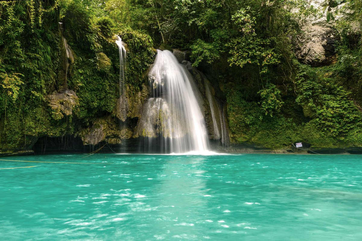 Imagine spending a day here with your significant other 🥰 

#nature #waterfall #naturalpool #enjoynature #romantic #beautiful #naturelovers #NaturePhotography