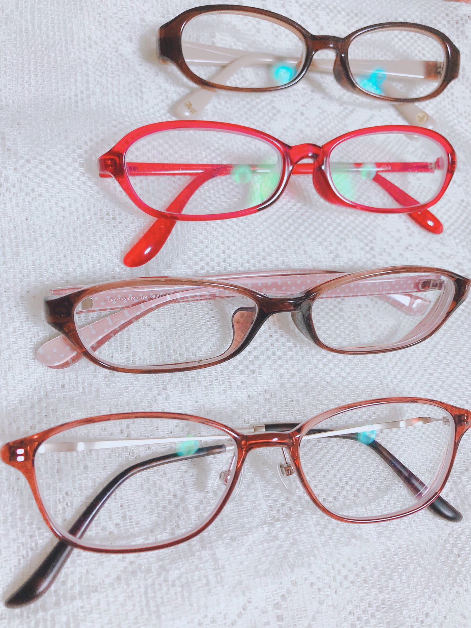 進藤あまね 茶めがね 赤めがね 茶眼鏡 茶メガネ 進藤めがね 本当はピンクめがねがいたのだけど旅に出てしまいました T Co Ceyessidid Twitter