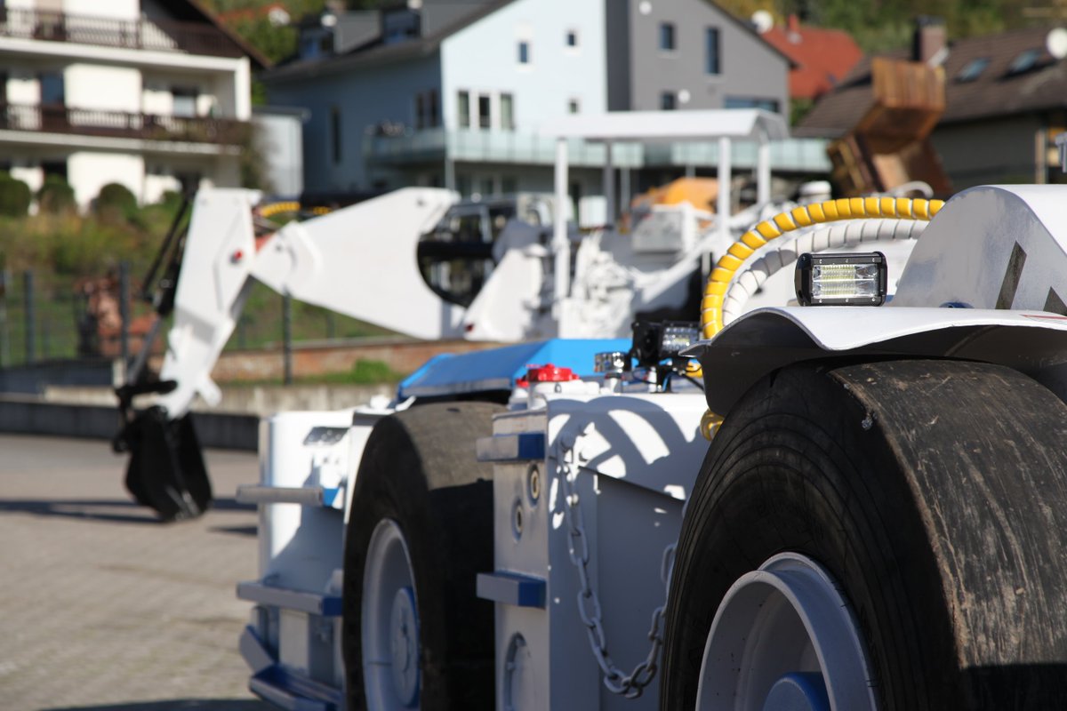 ladekran's tweet photo. Mining #equipment for underground #Mining #loader #LHD https://t.co/KMSNpiYB1h #blue #withe #heavyequipment #forsale #images @itogermany https://t.co/gzQZgtZZSz