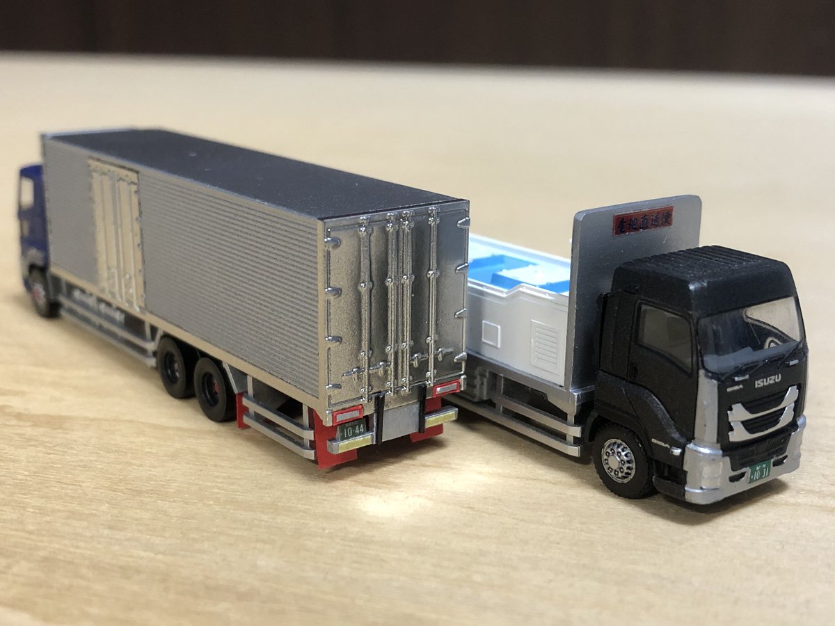 トラックコレクション 豊洲 冷凍トラックを少し加工。 泥除けの