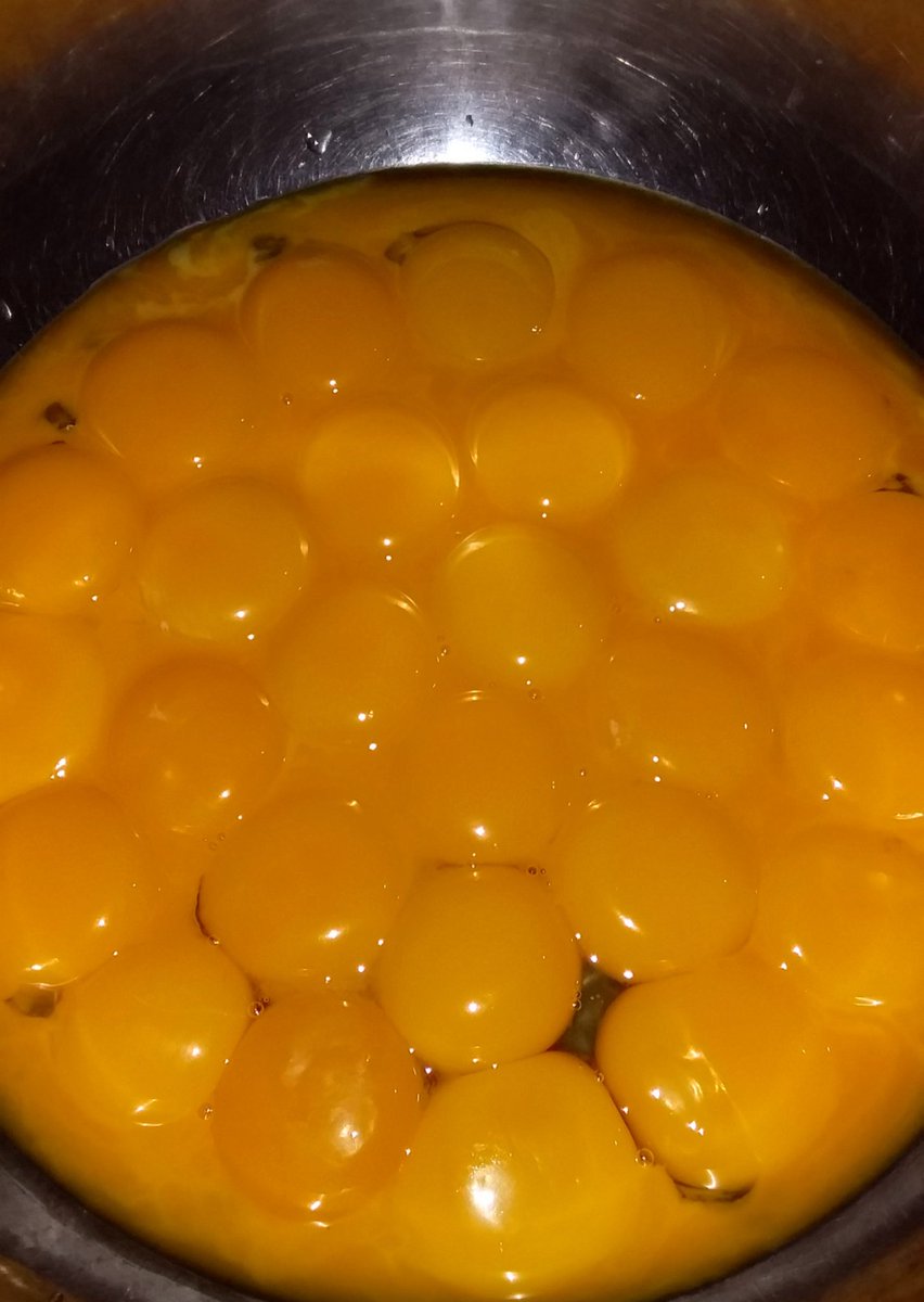 HooliganDem9854's tweet photo. They can imitate you. But they can't duplicate you. Coz you got something special, that makes me wanna taste you! ππ
Creamy leche flan on top of layered graham cake. β€
My own version of Graham de Leche with a twist of fresh mango!
Guys! Come! Let's eat! π
#Pinoydessert π https://t.co/kI3wLBWbK8