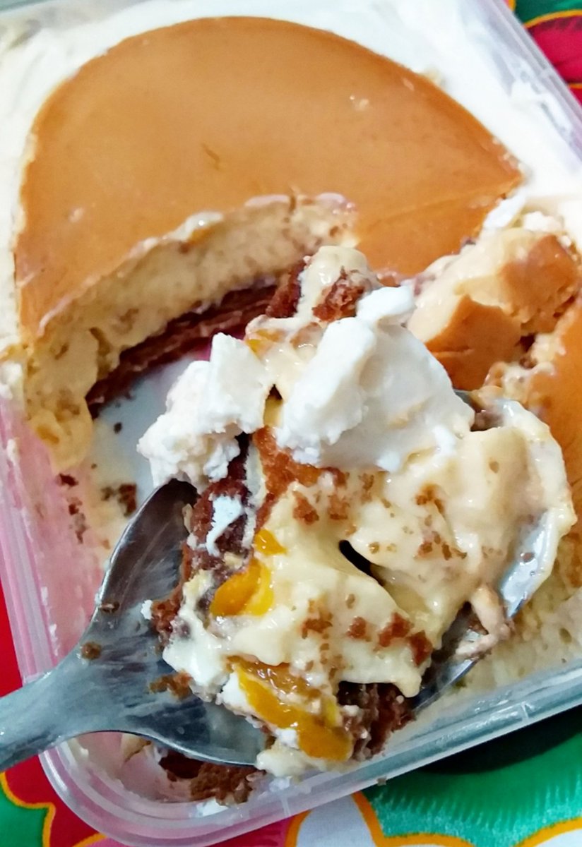 HooliganDem9854's tweet photo. They can imitate you. But they can't duplicate you. Coz you got something special, that makes me wanna taste you! ππ
Creamy leche flan on top of layered graham cake. β€
My own version of Graham de Leche with a twist of fresh mango!
Guys! Come! Let's eat! π
#Pinoydessert π https://t.co/kI3wLBWbK8