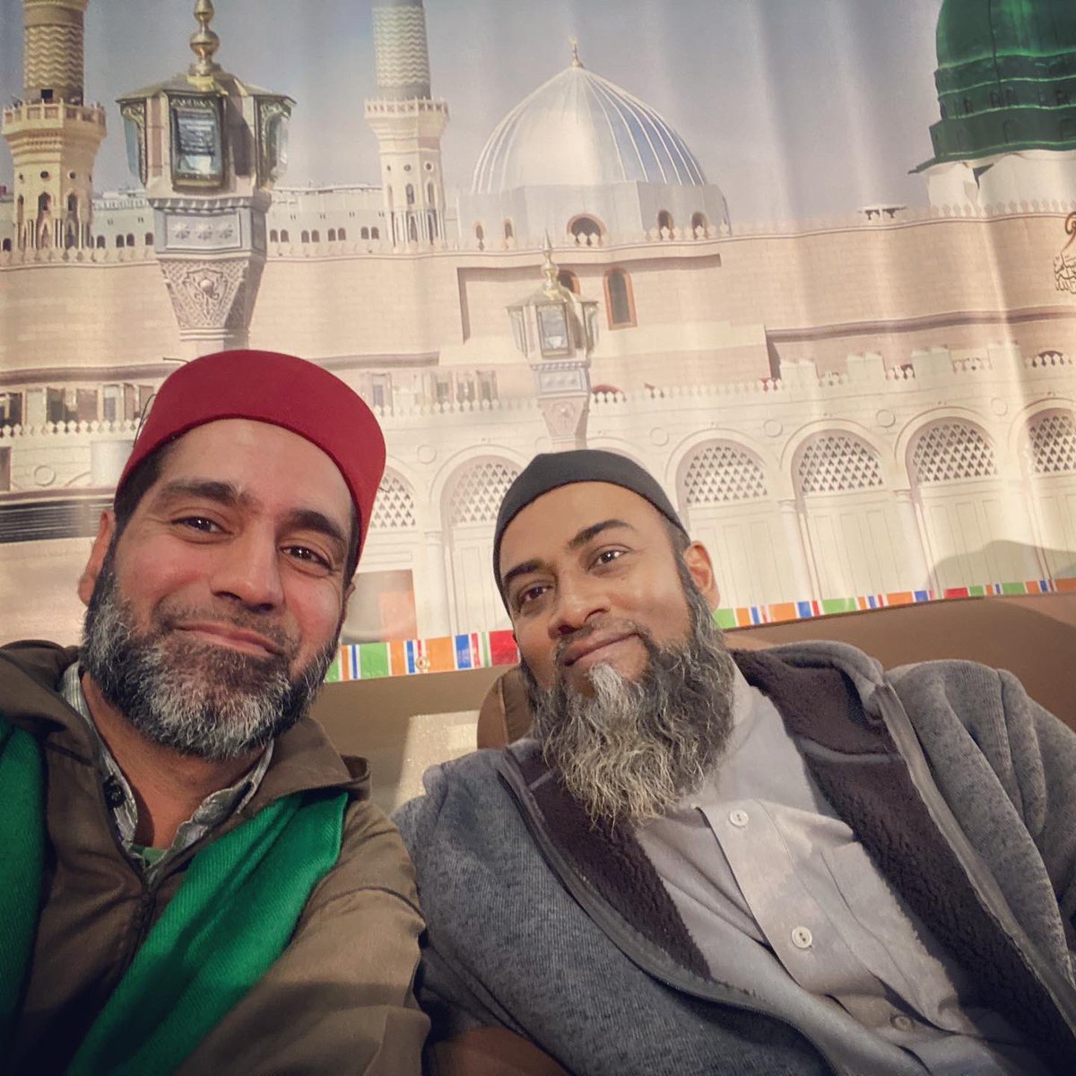 99malik99's tweet photo. Always a #blessing to be in the company of my teacher Dr @ihslimi &amp; in company of the shayukh at our #Annual #Mawlid program commemorating His ﷺ birth, life &amp; legacy!

#LoveTheMessenger ﷺ
#LiveTheMessage #BlessingsPeaceBeUponHim
#Milad 
#MercyToTheWorlds #Light #Guide https://t.co/Yv5ub7b7mX