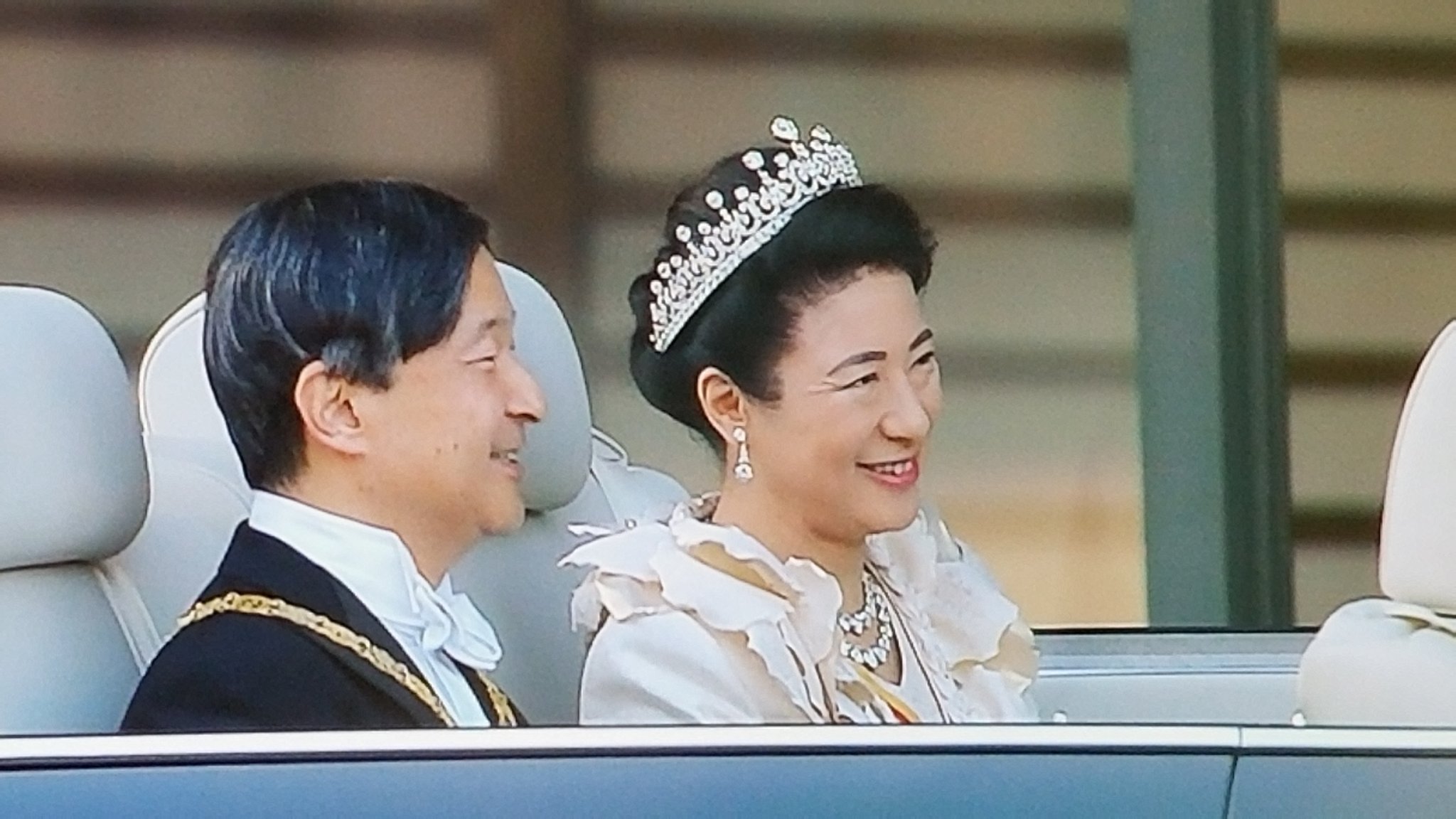 即位パレード》雅子様のティアラ・ドレス姿が美しすぎる