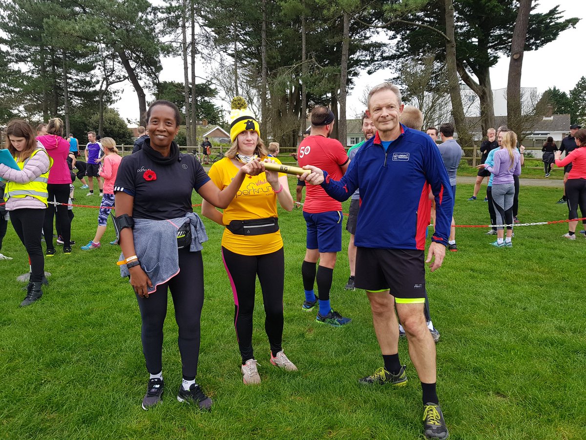 WendyLoves2Run's tweet image. Handover of parkrun baton at #jerseyparkrun by Wendy Sears #isabeltrailparkrun and Natalie Carter #hanleyparkrun to Mark who is taking it to #Havantparkrun
#BigCommunityRelay #LeedsBS #parkrunUK