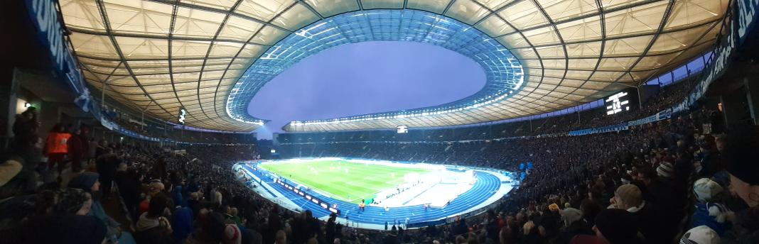 30 years after fall of #BerlinWall it's normality watching <a href="/HerthaBSC/">Hertha BSC</a> Berlin vs  @DieRotenBullen Leipzig football match today at Olympiastadion - yet still with goosebumps (at least) when looking back to #9November1989 . Unthinkable, if ...
