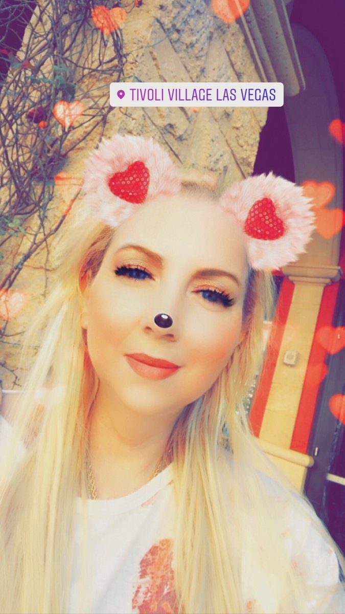 cmbelcastro's tweet photo. Beautiful Saturday @tivolivillagelv .... one of my fav places! #SaturdayVibes #manicure #hairandbeauty #shopping #howtotivoli https://t.co/fv918TbXVp