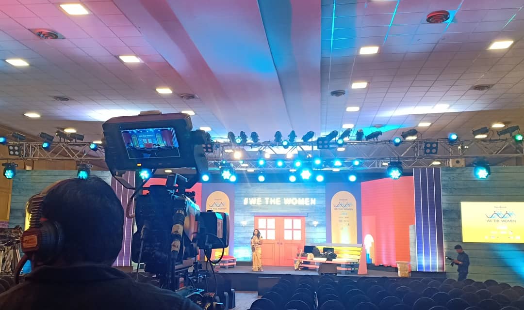 SaxSubbalaxmi's tweet photo. Dear Namma Bengaluru.... Sound check ON... Plz join us sooooonππ·
#saxophonesubbalaxmi #SaxWithSaree #LadySaxophonist #FemaleSaxophonist #IndianSaxophonist #BestSaxophonist
#TriveniSaree #wethewomen #OpeningDoors #TheLalitAshok #NammaBengaluru #LimcaBookOfRecords https://t.co/DFYmWYMhP4