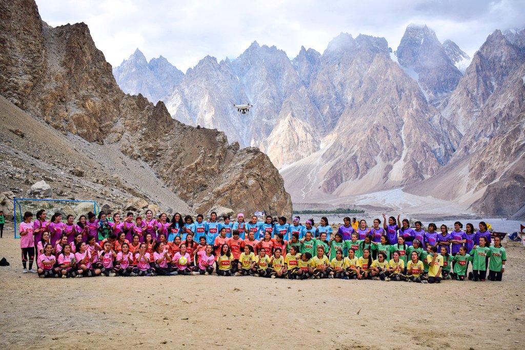 The 3rd set of photos i've been sent of women playing in this region of Pakistan. Stunning. instagram.com/p/B4Yveg2lrz7/