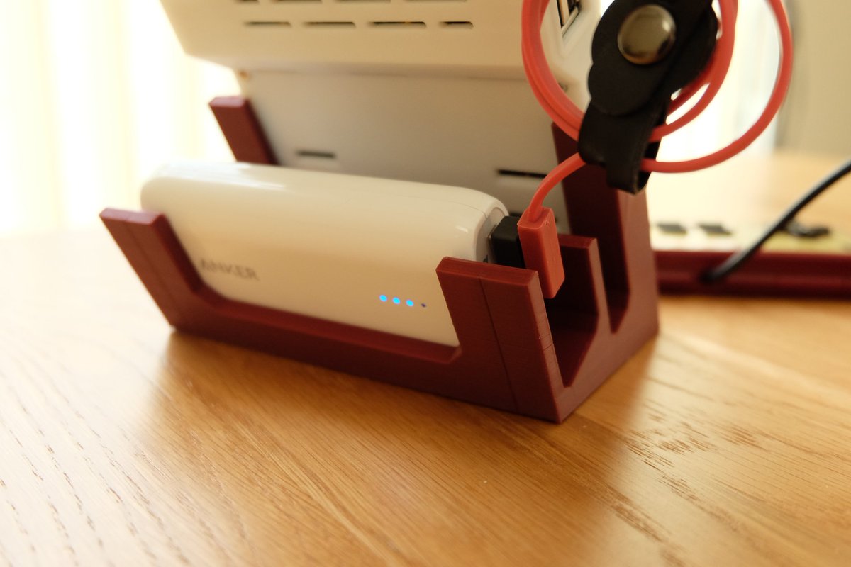 TaroKichijo's tweet image. まだ、ちょっと仕様は一部修正する予定だけど、有償仕様の「HKP Slim Case」をチラ見せ。スタンドデータ同梱。
色々と考えたんだけど、まずは据え置き&amp;amp;宅内モバイルくらいを想定。
ちなみに、これはじんそんスペシャルなので、フタは2色で作ってるけど、めんどいよ（笑） #hyperkeyboardpi