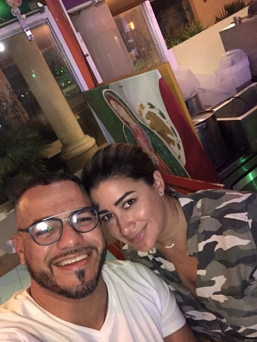 Team Canelo desde #ARUBA #Khalinsmexicano #GanaCanelo #CombateSPACE