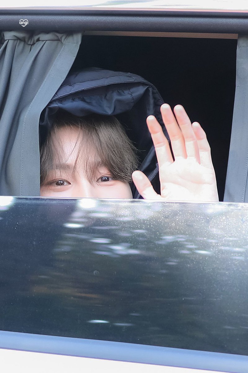 사실 요즘 비관적 찍태기였는데 성운이가 예뻐서 안찍을 수가 없어요 ◝꒰ ˙ ꒳ ˙ ꒱◜

bit.ly/2prxNJp
bit.ly/2PHxxQU
#하성운 #HASUNGWOON <a href="/gooreumseng/">하성운</a>