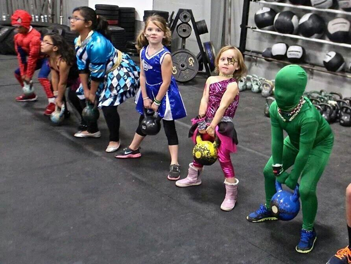 gritgrindhustle's tweet photo. Who's starting there kids early? #CrossFitkids #getemyoung #youngandstrong https://t.co/mYQbV7jEJs
