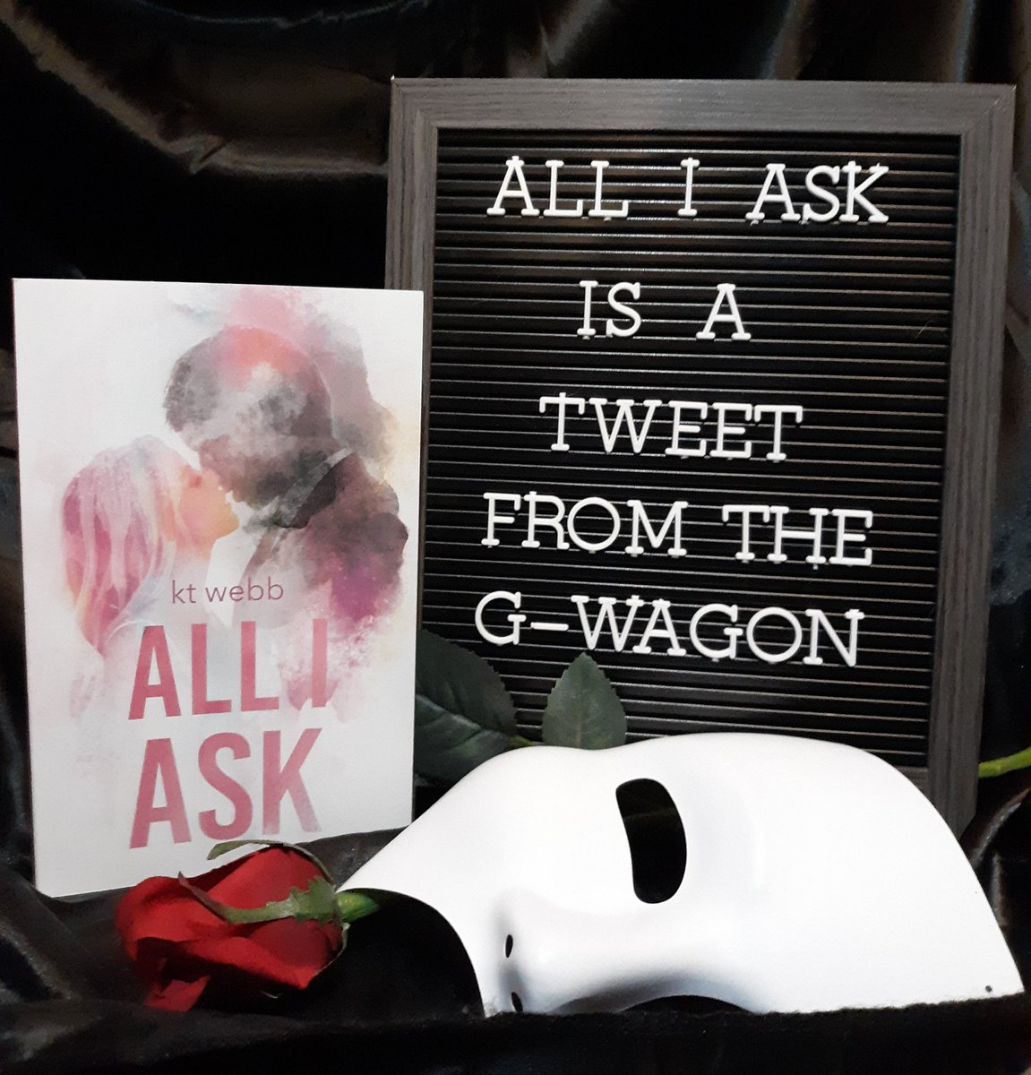 ktwebbauthor's tweet photo. Listen, @GerardButler, I feel like this could get weird quickly, but I'm committed at this point.

#stalkerlevel #indieauthor #newrelease #phantomphantasy #phantomoftheopera #whycantwebefriends https://t.co/KX9krkHi9Z