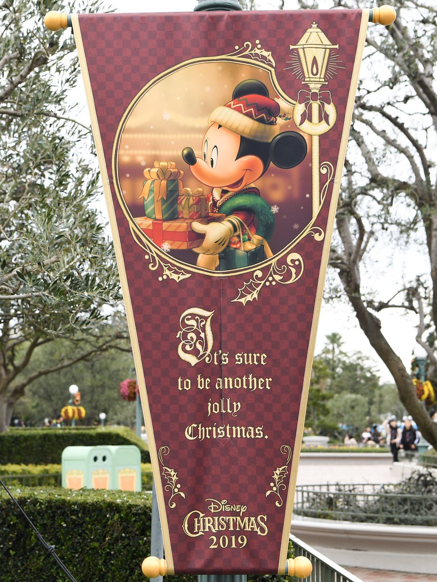 ট ইট র Mezzomikiのディズニーブログ 東京ディズニーランド パレードルートにディズニー クリスマス19のバナーが登場 T Co 6teyananls