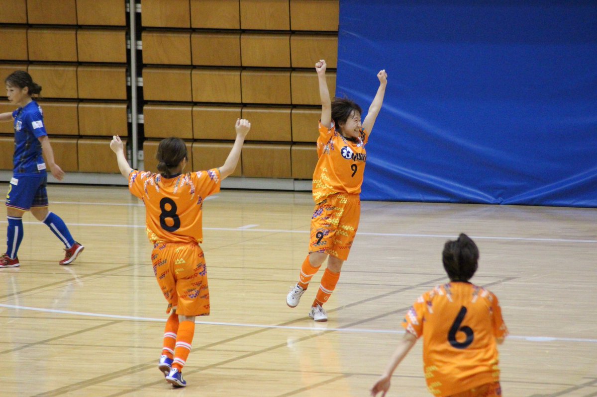 17_tetsu_2's tweet photo. 2019.11.2
.
.
全日本女子フットサル選手権大会
.
悔しい連敗。。。
.
切り替えて
最後まで笑顔でみんな頑張れ👍
.
#Bepp 
#今日は今日しかない 
#全日本女子フットサル選手権 

https://t.co/6zPwzcr1rv https://t.co/5djjt6BoUs