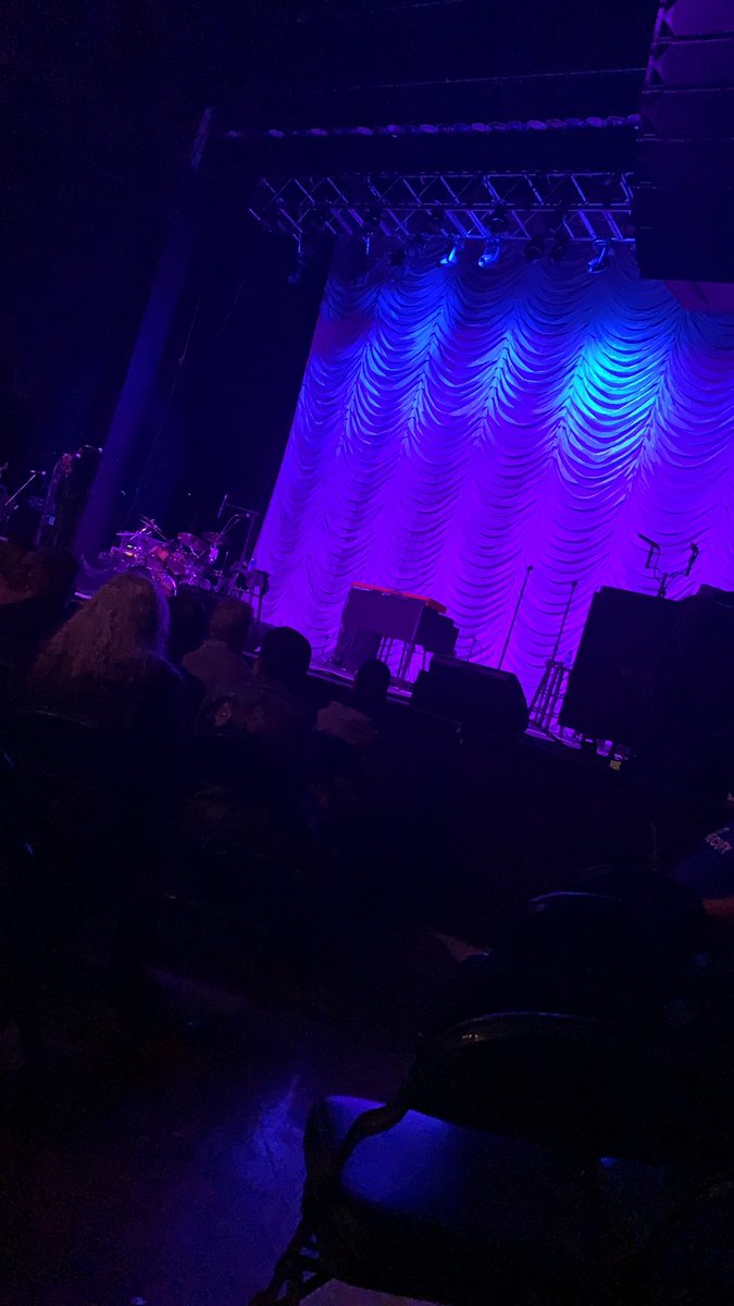 awright97's tweet photo. [im]patiently waiting for you, @trishayearwood! 💜💜 https://t.co/iFOQZpelCS