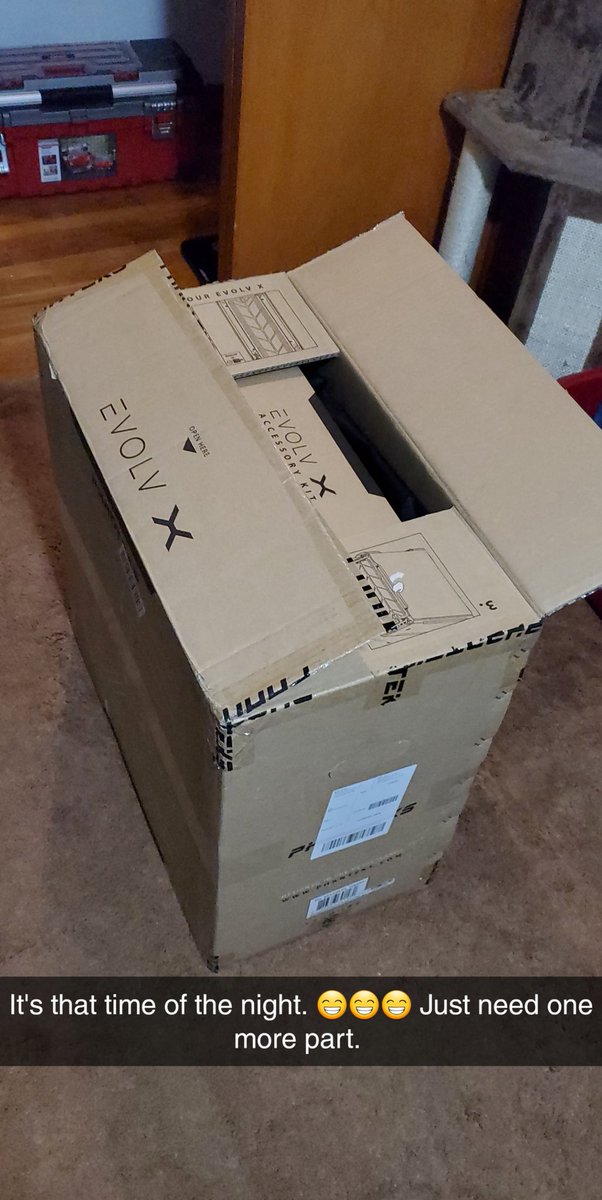Universe_804's tweet image. Pc building time!!!!!!!
#phanteks #evolvX